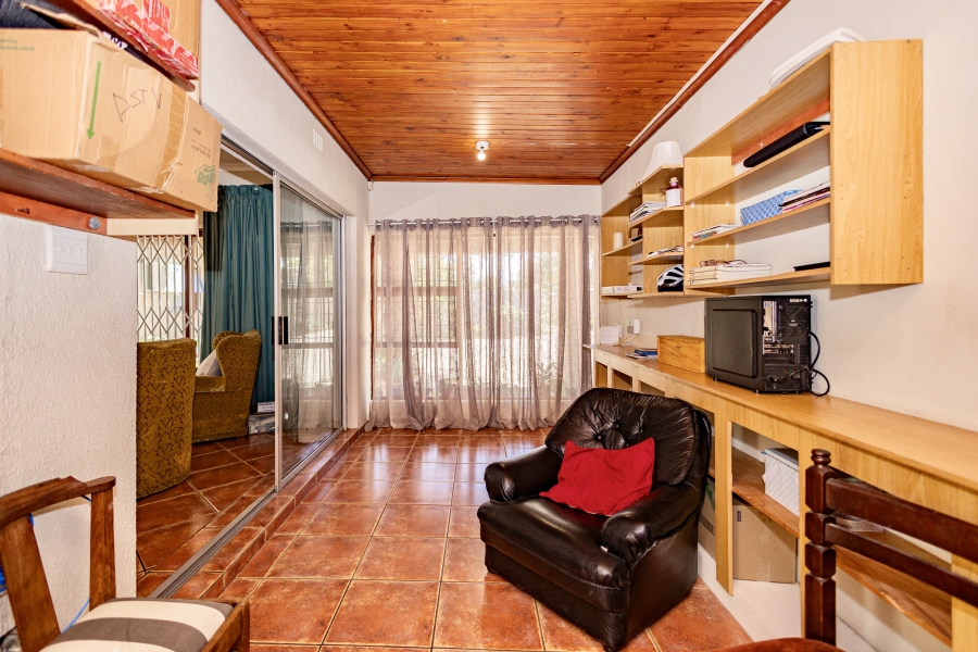 6 Bedroom Property for Sale in Schoongezicht Western Cape